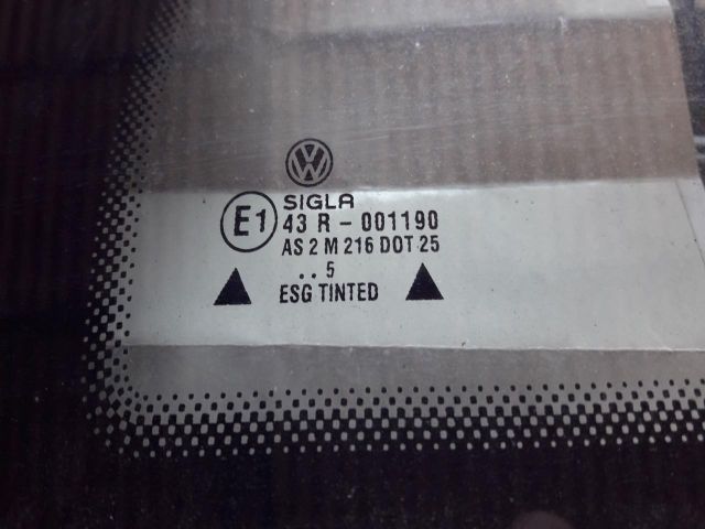 bontott VW GOLF III Jobb hátsó Fixüveg (Ajtóban)