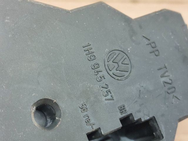 bontott VW GOLF III Jobb Hátsó Lámpa Foglalat