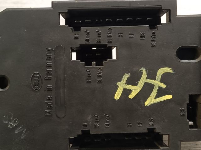 bontott VW GOLF III Jobb Hátsó Lámpa Foglalat