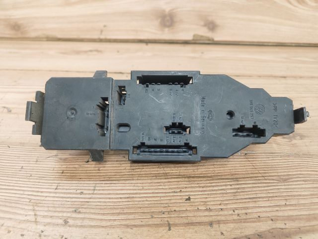 bontott VW GOLF III Jobb Hátsó Lámpa Foglalat