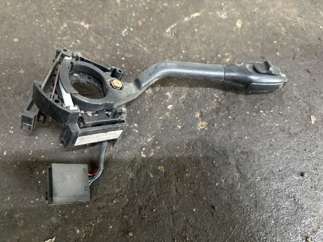 bontott VW GOLF III Jobb Kormánykapcsoló Ablaktörlő