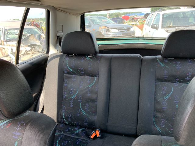 bontott VW GOLF III Jobb Napellenző