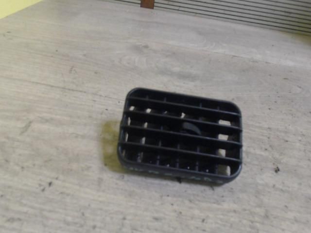 bontott VW GOLF III Jobb Szellőző