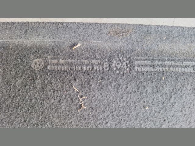 bontott VW GOLF III Kalaptartó