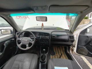 bontott VW GOLF III Kesztyűtartó