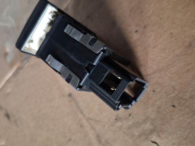 bontott VW GOLF III Klíma Kapcsoló