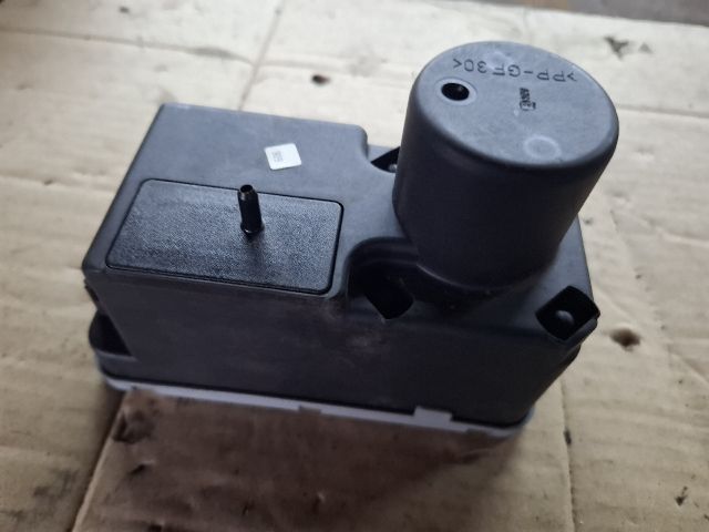 bontott VW GOLF III Központizár Motor (Pozíciófüggetlen)