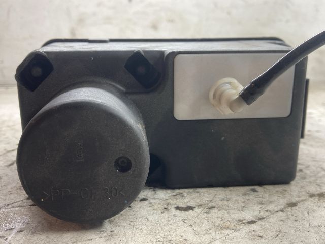 bontott VW GOLF III Központizár Motor (Pozíciófüggetlen)