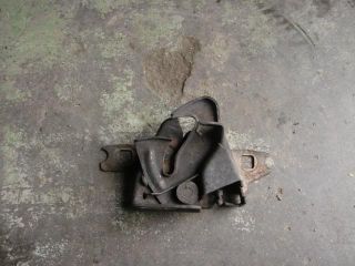 bontott VW GOLF III Motorháztető Zárszerkezet