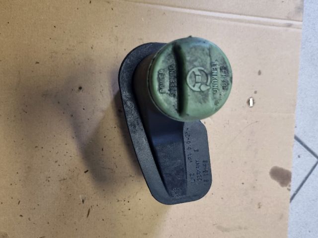 bontott VW GOLF III Szervóolaj Tartály