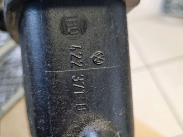 bontott VW GOLF III Szervóolaj Tartály