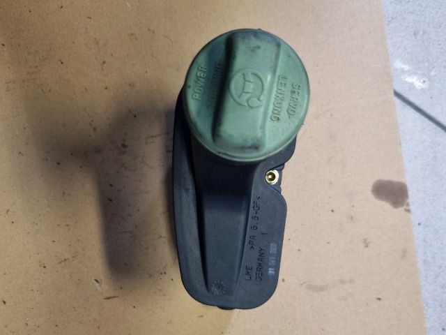 bontott VW GOLF III Szervóolaj Tartály