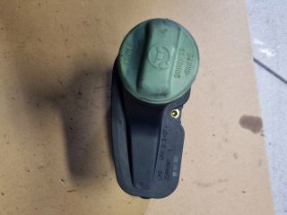 bontott VW GOLF III Szervóolaj Tartály