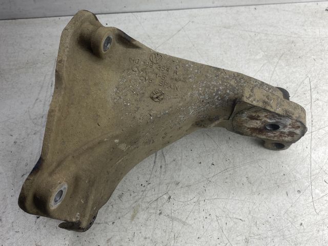 bontott VW GOLF III Tartó Bak