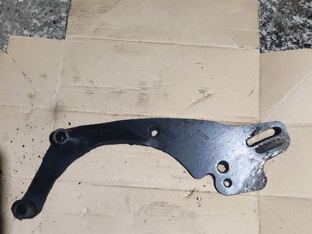 bontott VW GOLF III Tartó Bak