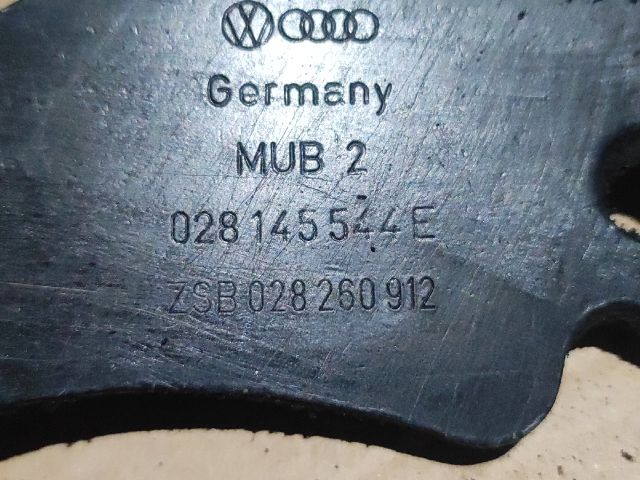 bontott VW GOLF III Tartó Bak