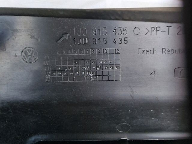 bontott VW GOLF IV Akkumulátor Fedél