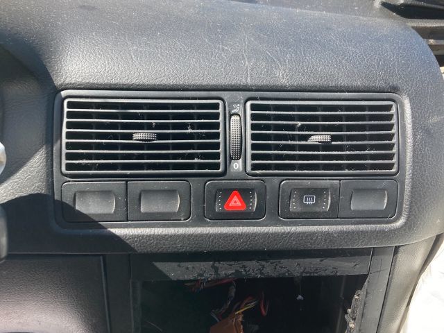 bontott VW GOLF IV Bal első Gólyaláb (Lengécsillapító, Rugó)