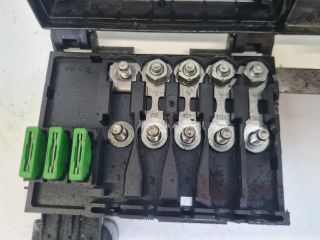 bontott VW GOLF IV Biztosítéktábla Motortér