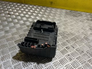 bontott VW GOLF IV Biztosítéktábla Motortér