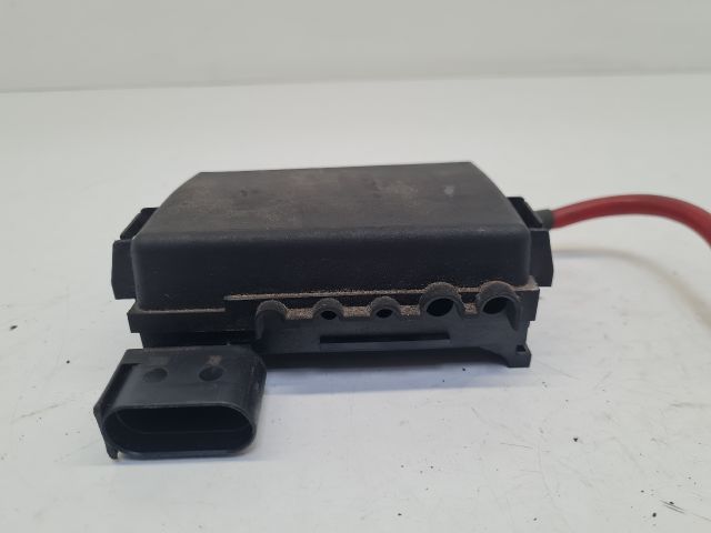 bontott VW GOLF IV Biztosítéktábla Motortér