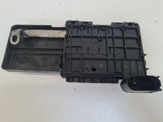 bontott VW GOLF IV Biztosítéktábla Motortér