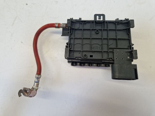 bontott VW GOLF IV Biztosítéktábla Motortér