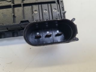 bontott VW GOLF IV Biztosítéktábla Motortér