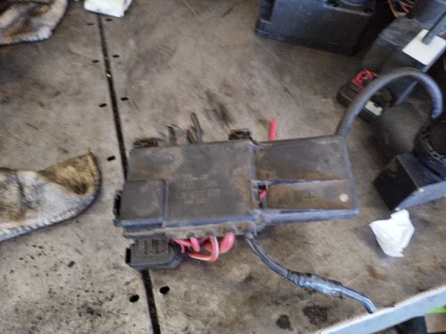 bontott VW GOLF IV Biztosítéktábla Motortér