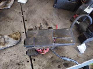 bontott VW GOLF IV Biztosítéktábla Motortér