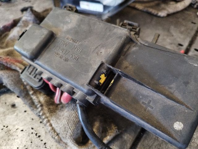 bontott VW GOLF IV Biztosítéktábla Motortér