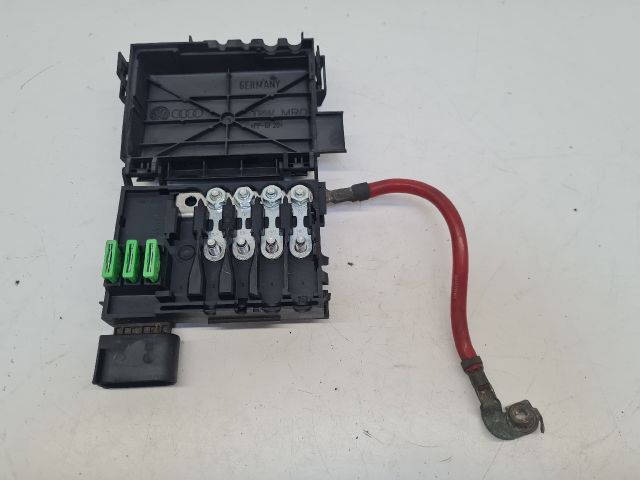 bontott VW GOLF IV Biztosítéktábla Motortér