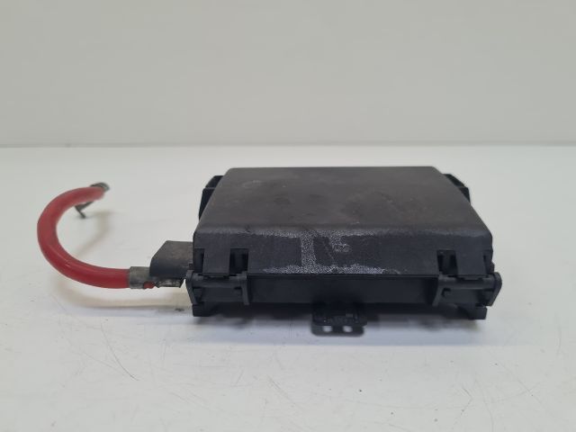 bontott VW GOLF IV Biztosítéktábla Motortér