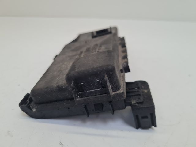 bontott VW GOLF IV Biztosítéktábla Motortér