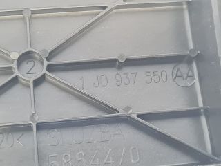 bontott VW GOLF IV Biztosítéktábla Motortér