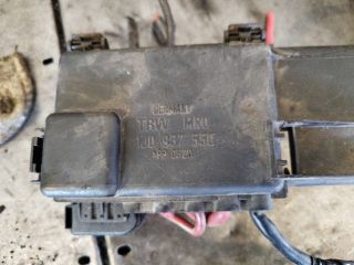 bontott VW GOLF IV Biztosítéktábla Motortér