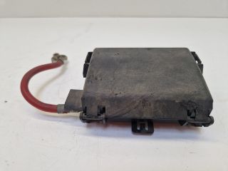 bontott VW GOLF IV Biztosítéktábla Motortér