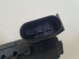 bontott VW GOLF IV Biztosítéktábla Motortér