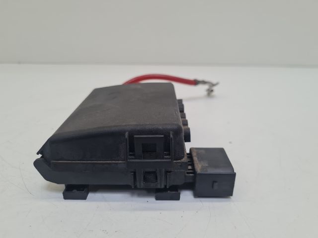 bontott VW GOLF IV Biztosítéktábla Motortér