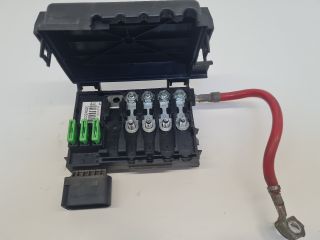 bontott VW GOLF IV Biztosítéktábla Motortér