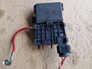 bontott VW GOLF IV Biztosítéktábla Motortér