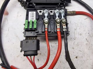 bontott VW GOLF IV Biztosítéktábla Motortér