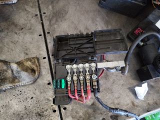 bontott VW GOLF IV Biztosítéktábla Motortér