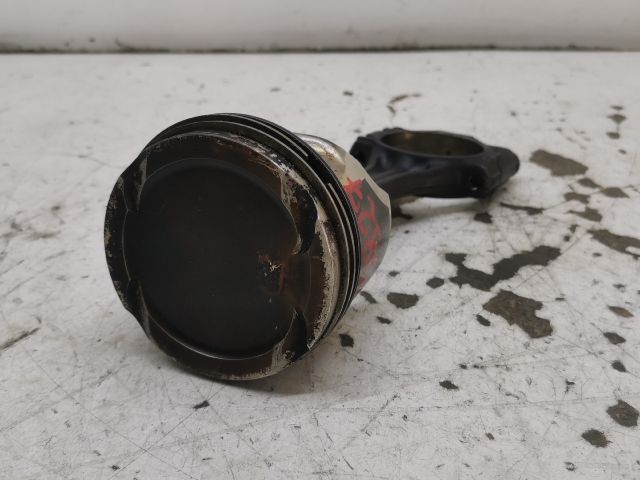 bontott VW GOLF IV Dugattyú és Hajtókar