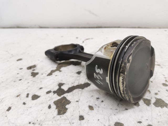 bontott VW GOLF IV Dugattyú és Hajtókar