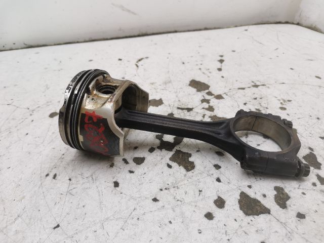 bontott VW GOLF IV Dugattyú és Hajtókar