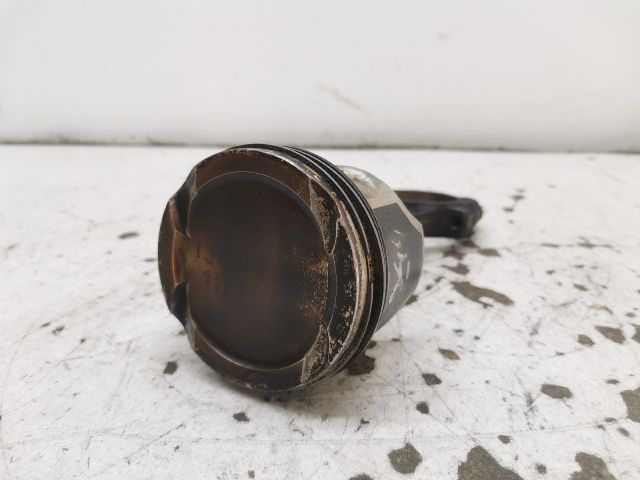 bontott VW GOLF IV Dugattyú és Hajtókar