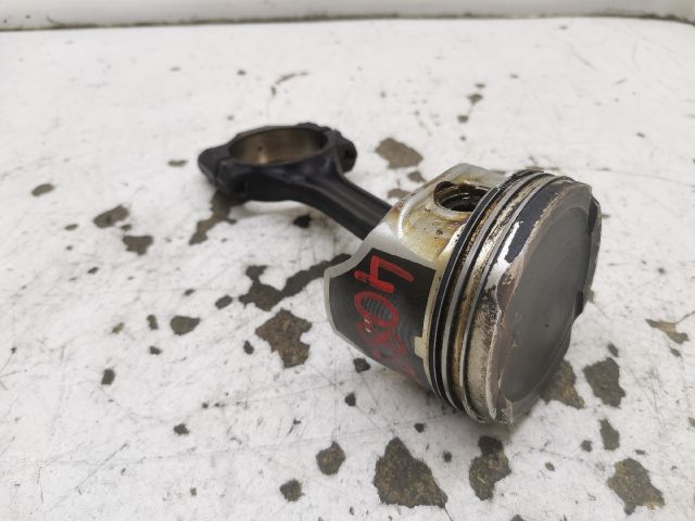 bontott VW GOLF IV Dugattyú és Hajtókar