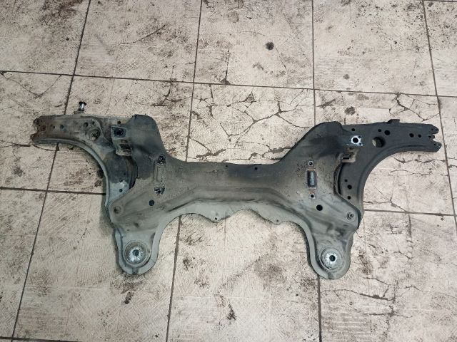 bontott VW GOLF IV Első Bölcső