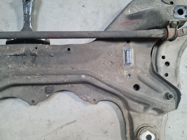 bontott VW GOLF IV Első Bölcső